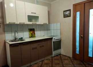 Продается 2-ком. квартира, 30.1 м2, Омск, улица Энтузиастов, 16