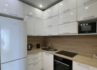 Продам 1-ком. квартиру, 42 м2, Иркутск, улица Лермонтова, 343