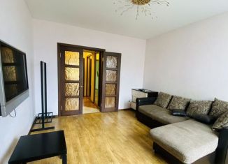 Сдается в аренду 2-ком. квартира, 60 м2, Уфа, Коммунистическая улица, 71