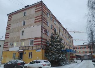 Сдам в аренду комнату, 10 м2, Киров, Ленинский район, улица Чапаева, 1Б