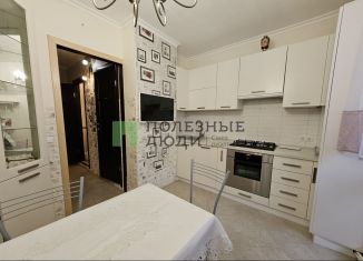 Продажа 3-ком. квартиры, 83 м2, Белгород, улица Есенина, 54