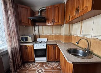 Сдается 2-ком. квартира, 50 м2, Санкт-Петербург, улица Черкасова, 7к1, метро Академическая