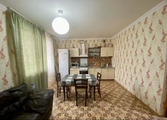 Сдаю в аренду 2-ком. квартиру, 60 м2, Аксай, улица Платова, 64В