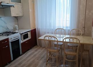 Сдам в аренду 3-комнатную квартиру, 68 м2, Ахтубинск, улица Агурина, 12