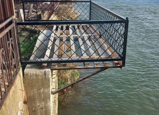 Продаю гараж, 30 м2, Кропоткин, 2-я Приречная улица, 61