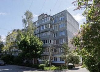 Продаю 4-ком. квартиру, 87.4 м2, Калининград, Береговая улица, 64