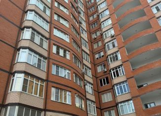 Продаю двухкомнатную квартиру, 75 м2, Каспийск, проспект М. Омарова, 24