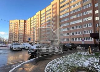 Продам 2-ком. квартиру, 60 м2, Йошкар-Ола, Западная улица, 11