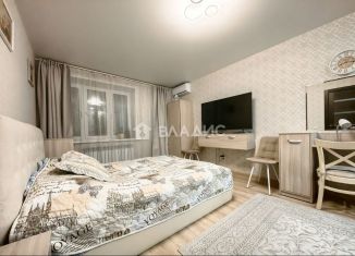 Продается 1-комнатная квартира, 50 м2, Смоленск, улица Нахимова, 40Г