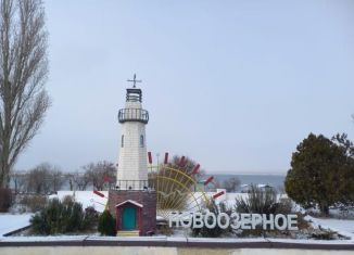 Продается двухкомнатная квартира, 50.3 м2, посёлок городского типа Новоозёрное, улица Героев-Десантников, 23