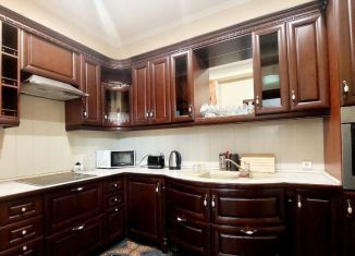 Продается 4-комнатная квартира, 169 м2, посёлок городского типа Партенит, улица Победы, 3