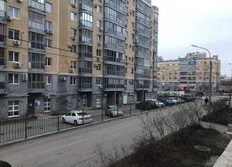 Сдам в аренду 1-комнатную квартиру, 60 м2, Волгоград, Шекснинская улица, 91