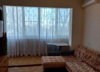 Продам 3-ком. квартиру, 60 м2, Волгодонск, улица Черникова, 2/31