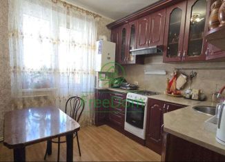 Продам 2-ком. квартиру, 52 м2, Белгород, улица Есенина, 44