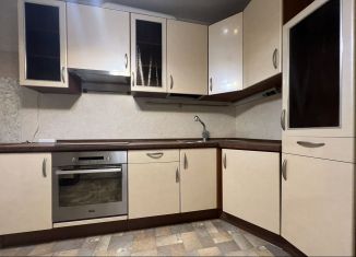 Продажа 3-ком. квартиры, 60 м2, Ульяновская область, проспект Нариманова, 93