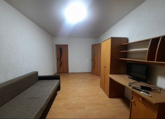 Продам 2-ком. квартиру, 46 м2, Крымск, Полковая улица, 62