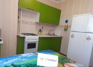 Сдается 2-ком. квартира, 51 м2, Евпатория, проспект Ленина, 52