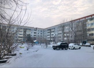 Продажа 2-комнатной квартиры, 52.2 м2, Абакан, улица Крылова, 106к4