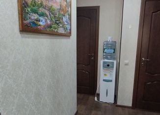 Продается 3-ком. квартира, 60 м2, Азов, улица Чехова, 20