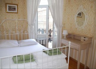 Комната в аренду, 12 м2, Санкт-Петербург, метро Маяковская, Суворовский проспект, 23