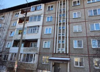 Продам 5-ком. квартиру, 42.6 м2, Иркутск, улица Маршала Конева, 42