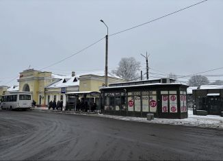 Сдам торговую площадь, 40 м2, Гатчина, площадь Варшавского Вокзала, 1И
