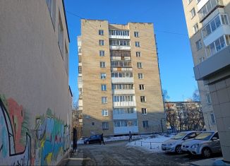 Продам трехкомнатную квартиру, 55 м2, Екатеринбург, Белореченская улица, 18