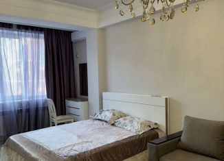 Сдам в аренду 1-комнатную квартиру, 50 м2, Каспийск, Европейская улица, 1