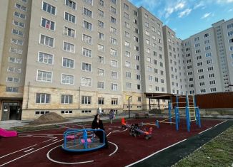 Продам трехкомнатную квартиру, 104 м2, Нальчик, улица Налоева, 10