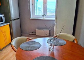 Сдам 2-ком. квартиру, 70 м2, Пермь, шоссе Космонавтов, 213