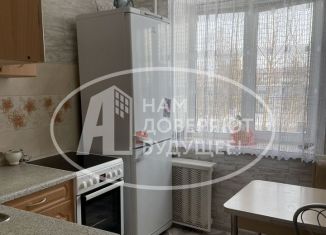 Продам 2-ком. квартиру, 48 м2, Добрянка, улица Карла Маркса, 77