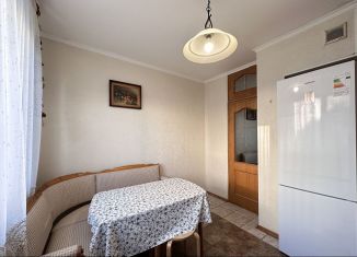 Сдается в аренду 3-ком. квартира, 90 м2, Москва, Боровское шоссе, 45, метро Боровское шоссе