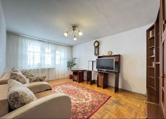 Продаю 4-комнатную квартиру, 84 м2, Нальчик, улица Щаденко, 29Б