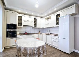 Продам 3-ком. квартиру, 112 м2, Краснодар, Зиповская улица, 3/4, Центральный внутригородской округ