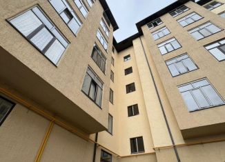 Продается двухкомнатная квартира, 58 м2, Нальчик, улица Мовсисяна, 21