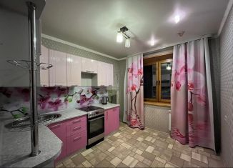 Продаю четырехкомнатную квартиру, 76.9 м2, Абакан, улица Крылова, 73