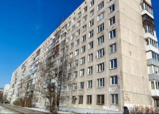 Продажа 2-ком. квартиры, 46 м2, Санкт-Петербург, улица Солдата Корзуна, 32, метро Проспект Ветеранов