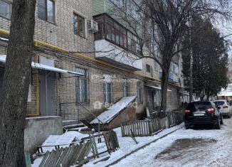 Продам 4-комнатную квартиру, 63 м2, Щёкино, улица Лукашина, 4