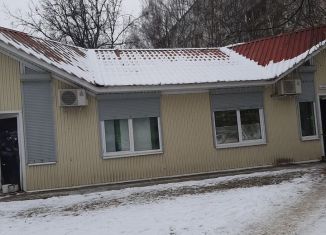 Продаю торговую площадь, 72 м2, Кингисепп, Большая Советская улица, 18А