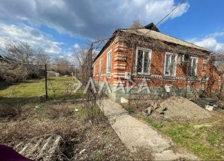 Продам дом, 80 м2, посёлок городского типа Усть-Донецкий, улица Строителей, 26