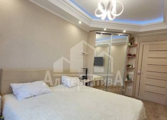 Продам 3-ком. квартиру, 60 м2, Ставропольский край, улица Крутая Дорога, 25