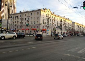 Сдается двухкомнатная квартира, 60 м2, Екатеринбург, улица Якова Свердлова, 58, улица Якова Свердлова