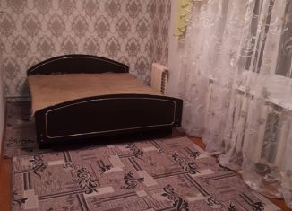 Сдается двухкомнатная квартира, 50 м2, Рославль, улица Карла Маркса, 3