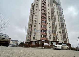 Продам двухкомнатную квартиру, 64 м2, Волгоград, улица 8-й Воздушной Армии, 6А, ЖК Снегири