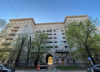 Трехкомнатная квартира на продажу, 73 м2, Москва, Брюсов переулок, 7, метро Охотный Ряд