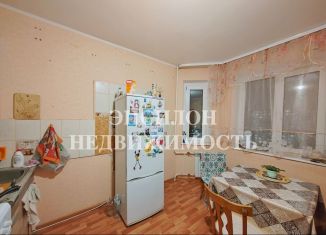 Продажа 2-комнатной квартиры, 61.2 м2, Курск, проспект Вячеслава Клыкова, 35
