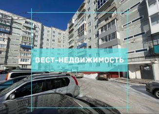 Продается 4-комнатная квартира, 75.7 м2, Кемеровская область, Кольчугинский проспект, 5