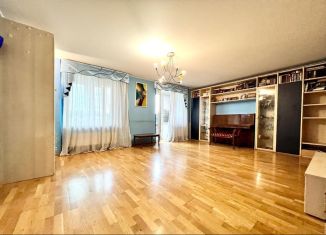 Продается 4-комнатная квартира, 132 м2, Екатеринбург, улица Шейнкмана, 120, улица Шейнкмана