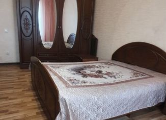 Сдам в аренду 2-ком. квартиру, 74 м2, Ставрополь, улица Доваторцев, 86/1, микрорайон № 29