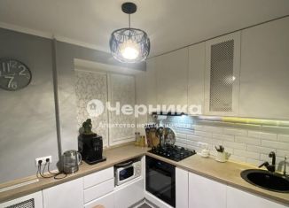 Продам 3-комнатную квартиру, 50 м2, Шахты, Советская улица, 242